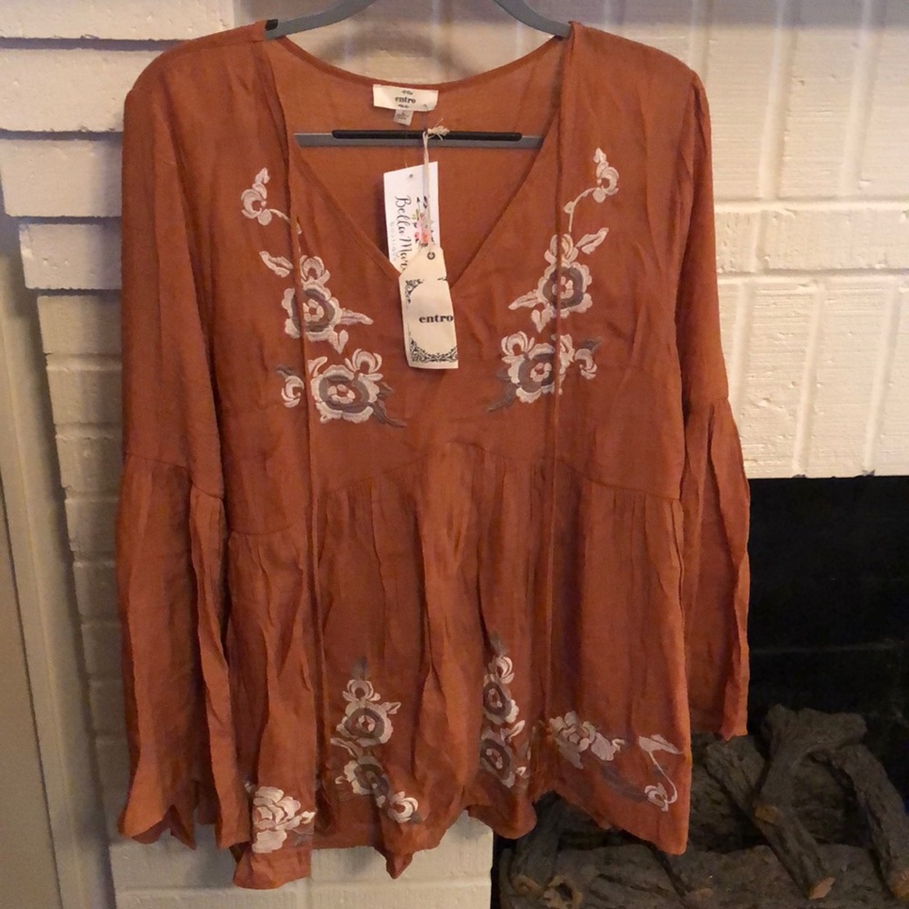 Women’s Entro Bell Sleeve Top